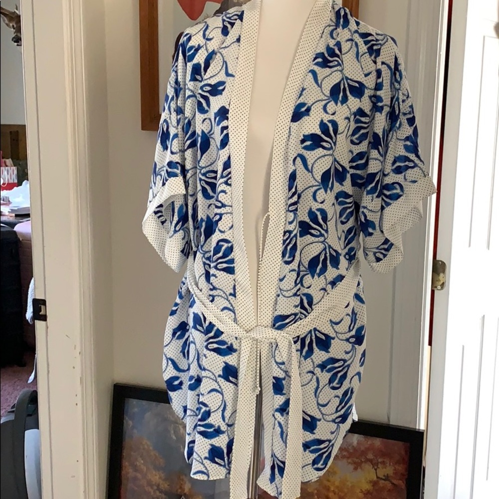 Lily of France Robe